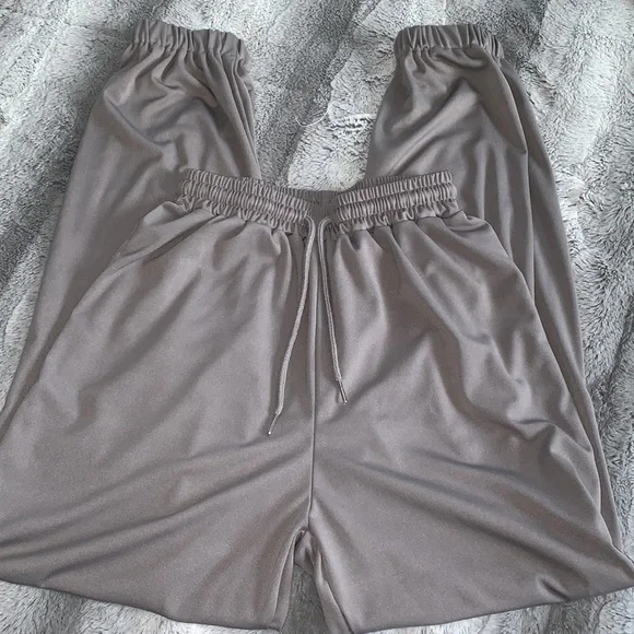 SHEIN Gray Joggers Pants S (4) EUC - Picture 2 of 7